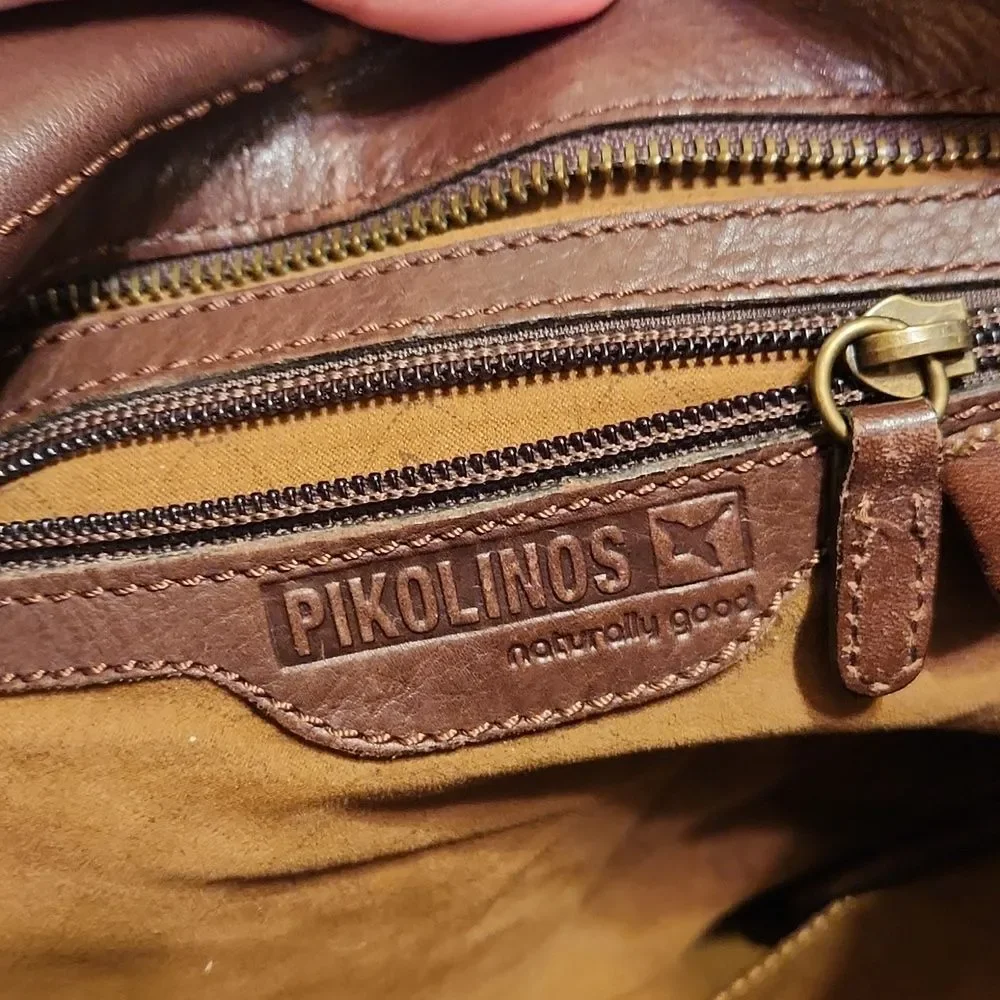 Pikolinos Brown/Garnet Tricolored Leather Cuero Hobo Handbag